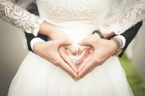 Hochzeit Hände in Herzform